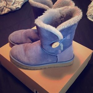 Gently used purple uggs short